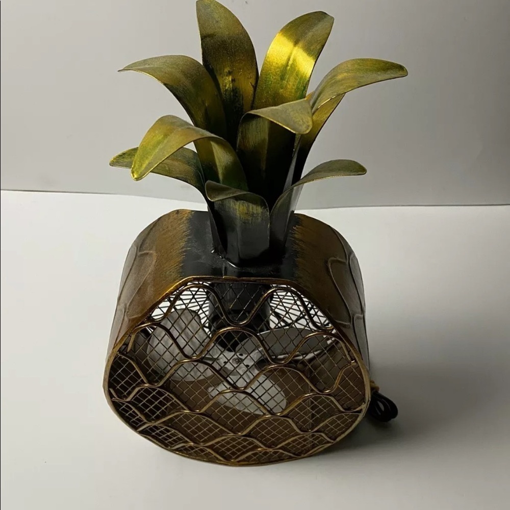 Deco Breeze Pineapple Tabletop Fan Two Speed - Picture 2 of 10